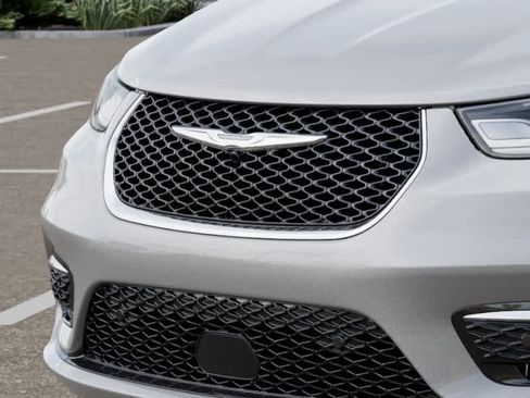 New 2026 Chrysler Pacifica Limited AWD/4WD image 11