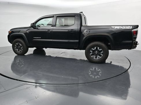 Used 2022 Toyota Tacoma TRD Off-Road w/ Technology Package AWD/4WD image 5