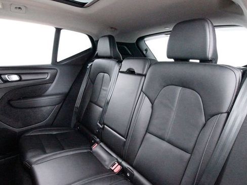 Certified 2023 Volvo XC40 B5 Plus w/ Protection Package Premier image 23