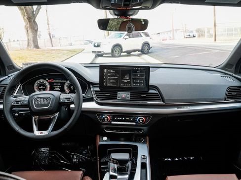 Used 2025 Audi Q5 Prestige image 12