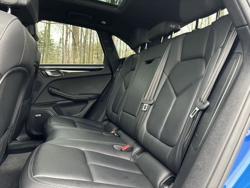 Used 2019 Porsche Macan S AWD/4WD image 31