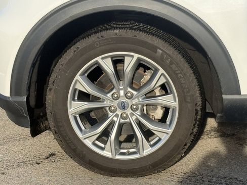 Used 2023 Ford Explorer XLT w/ Equipment Group 202A image 11