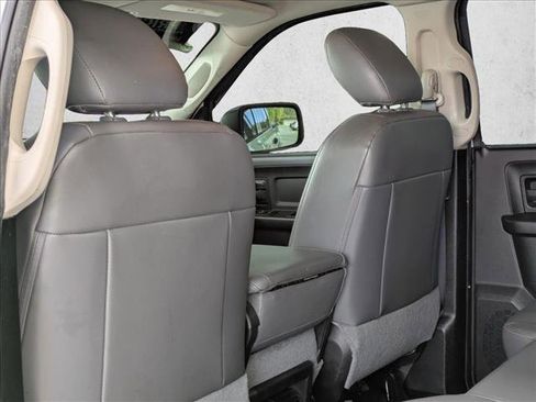 Used 2019 RAM 1500 Tradesman w/ Chrome Appearance Group image 19