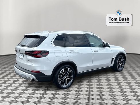 Certified 2025 BMW X5 xDrive50e image 3