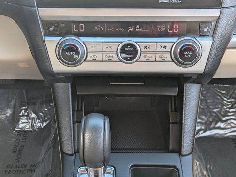 Used 2015 Subaru Outback 3.6R Limited image 21