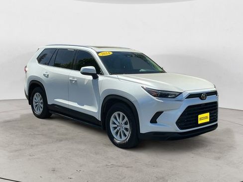 Certified 2024 Toyota Grand Highlander AWD image 7