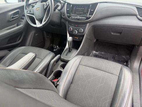 Used 2018 Chevrolet Trax LT w/ Sun & Sound Package AWD/4WD image 8