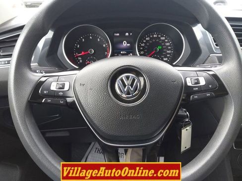 Used 2019 Volkswagen Tiguan S image 38