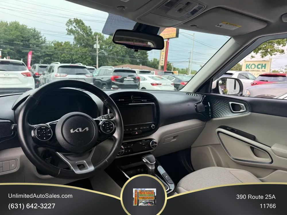 Used 2022 Kia Soul EX FWD image 4