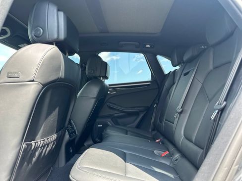Used 2023 Porsche Macan AWD/4WD image 18