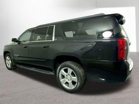 Used 2017 Chevrolet Suburban LT image 32