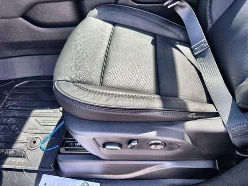 New 2026 GMC Yukon Denali w/ Sun & Power Step Package image 25