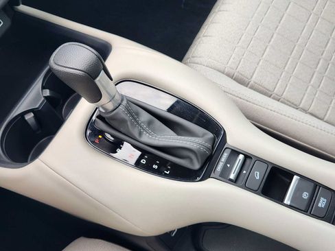 Used 2024 Honda HR-V LX image 19