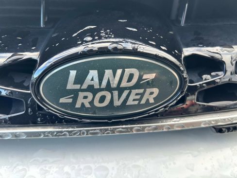 Used 2017 Land Rover Range Rover Evoque SE image 19