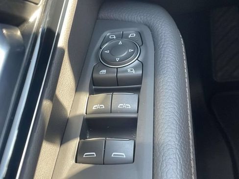 Used 2025 GMC Yukon Denali AWD/4WD image 24