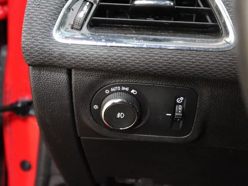 Used 2017 Chevrolet Cruze LT FWD image 15