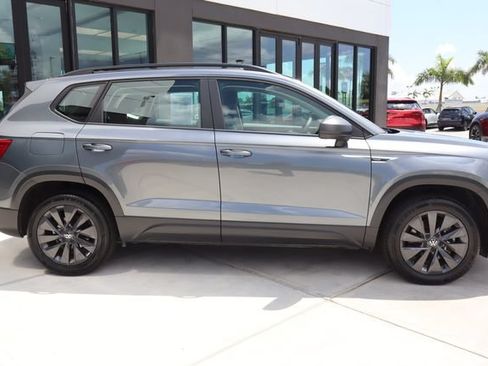 Used 2023 Volkswagen Taos S FWD image 2