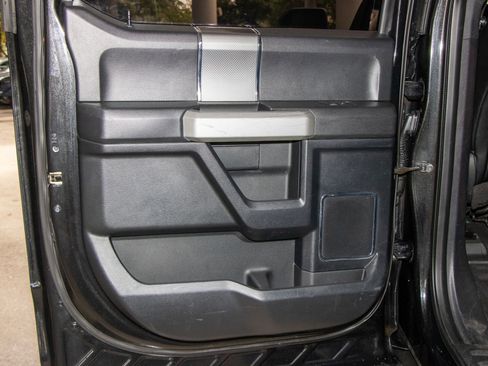 Used 2015 Ford F150 Lariat image 16