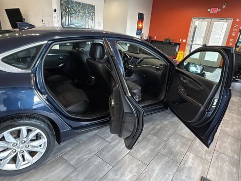 Used 2019 Chevrolet Impala LT FWD image 22