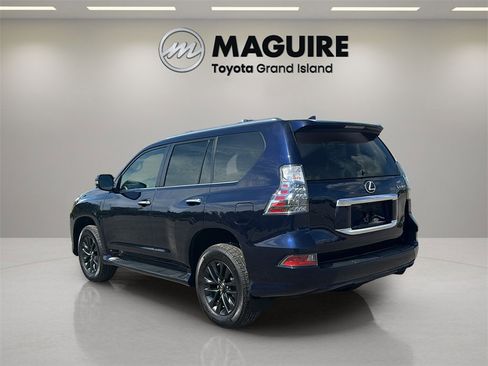 Used 2023 Lexus GX 460 Premium w/ Premium Package image 4