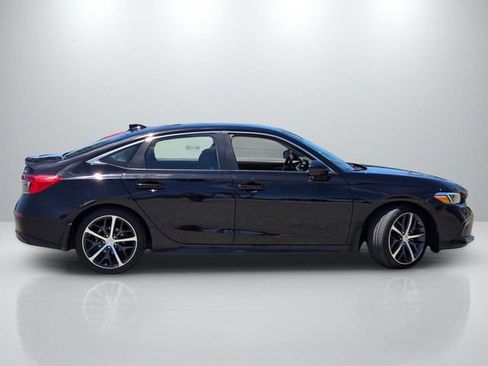 Used 2024 Honda Civic Touring image 3