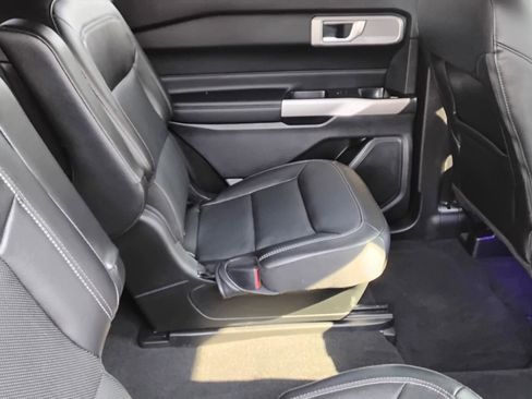 Used 2022 Ford Explorer Limited w/ Equipment Group 301A image 24