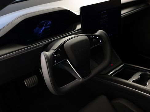 Used 2025 Tesla Model S Plaid image 16