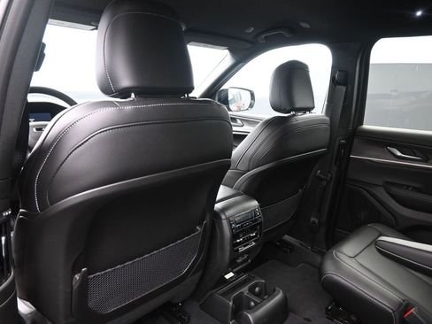 New 2025 Jeep Grand Cherokee L Limited w/ Black Appearance Package image 10