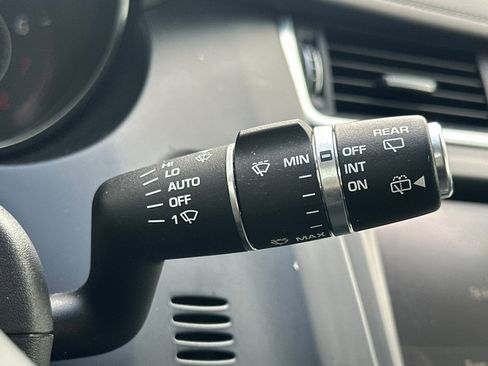 Used 2018 Jaguar E-PACE SE AWD/4WD image 32