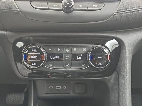 Used 2023 Buick Encore GX Essence w/ Experience Buick Package FWD image 21