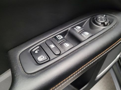 Used 2018 Jeep Compass Latitude w/ Popular Equipment Group image 27