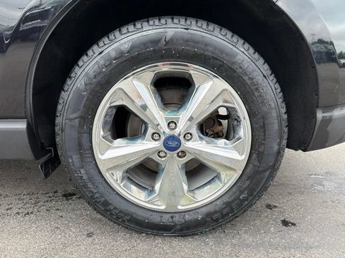 Used 2019 Ford Edge SE FWD image 11