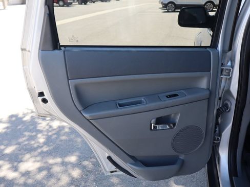 Used 2006 Jeep Grand Cherokee Limited AWD/4WD image 24