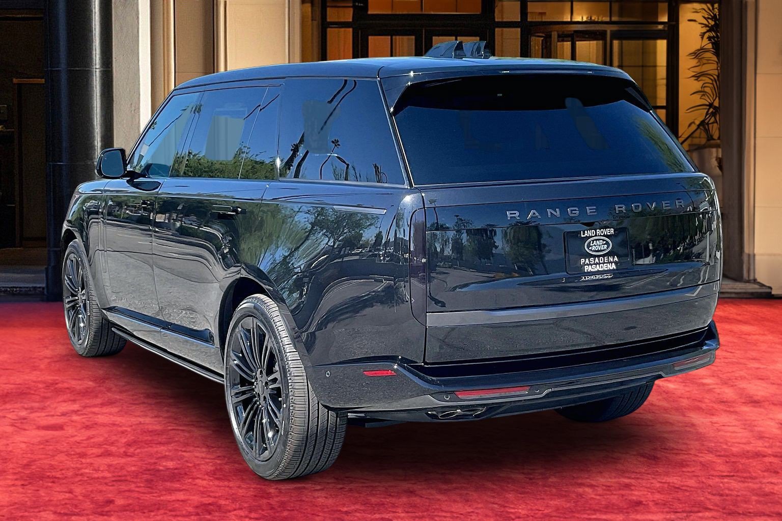 New 2026 Land Rover Range Rover Long Wheelbase SE AWD/4WD image 4