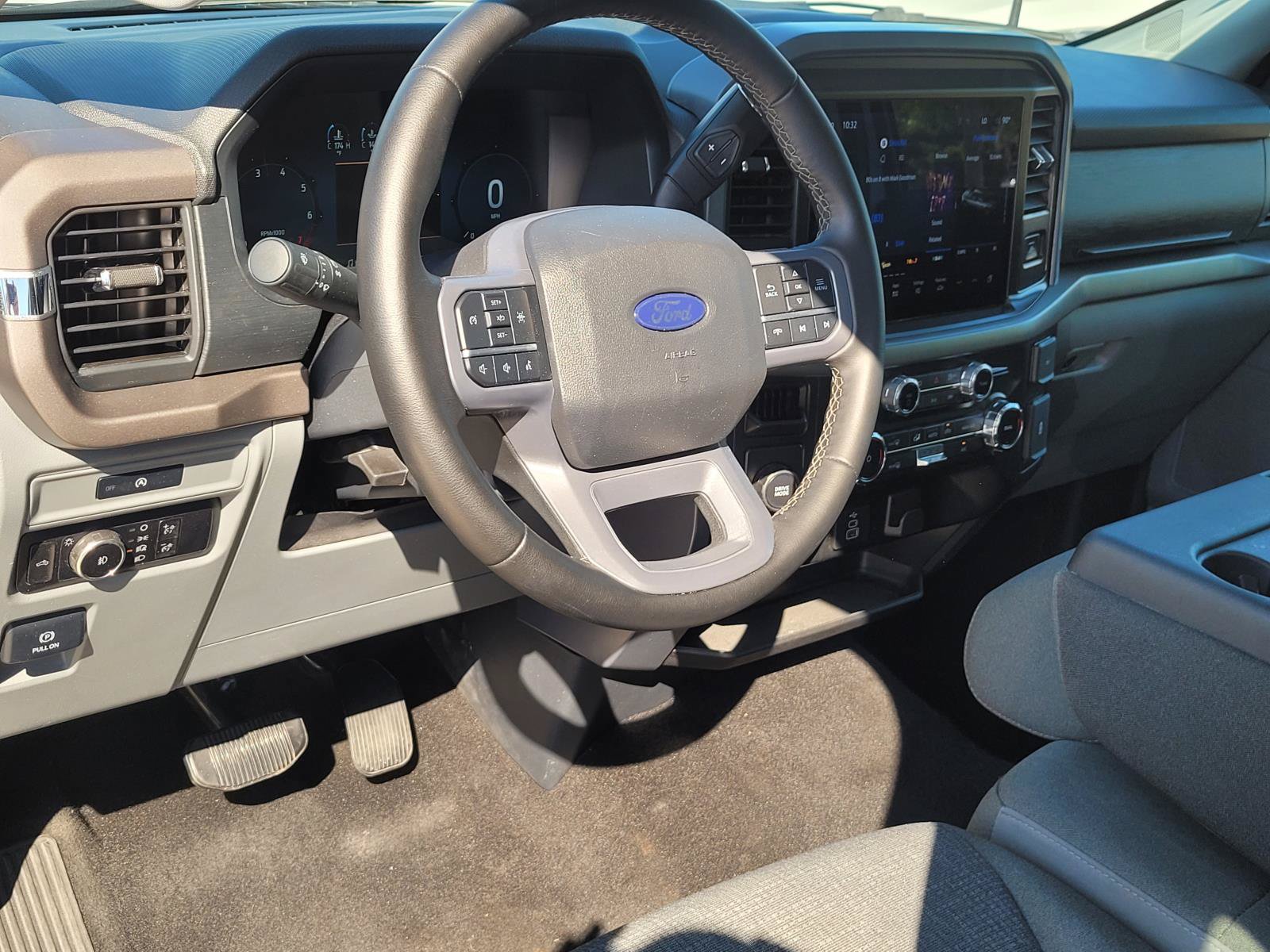 Used 2025 Ford F150 XLT RWD image 26