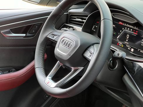 Used 2024 Audi SQ8 Prestige AWD/4WD image 43