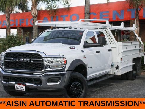 Used 2022 RAM 5500 Tradesman w/ Chrome Appearance Group AWD/4WD image 4