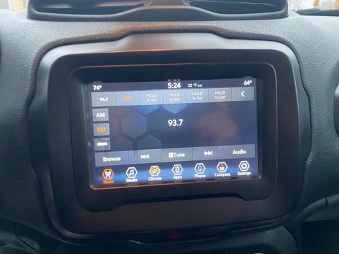 Used 2019 Jeep Renegade Latitude image 21