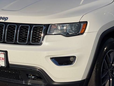Used 2018 Jeep Grand Cherokee Limited AWD/4WD image 11