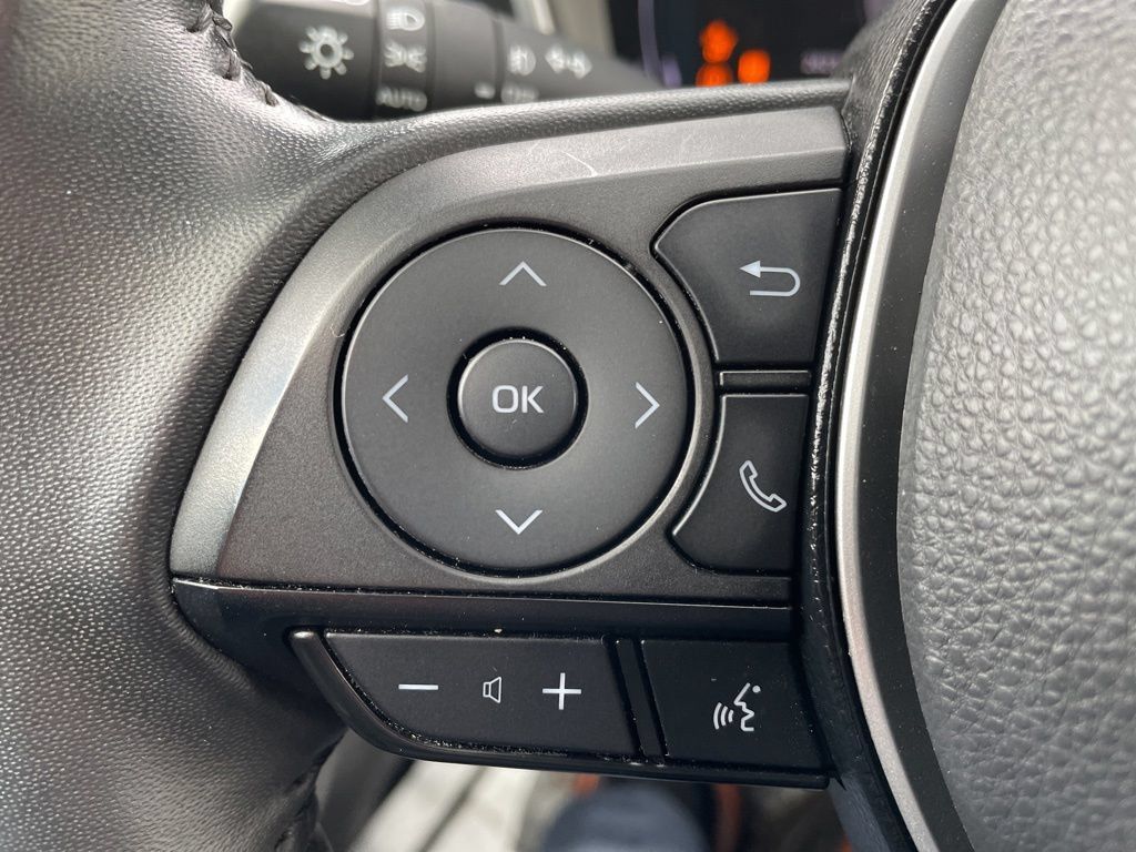 Used 2025 Toyota Corolla XSE FWD image 13