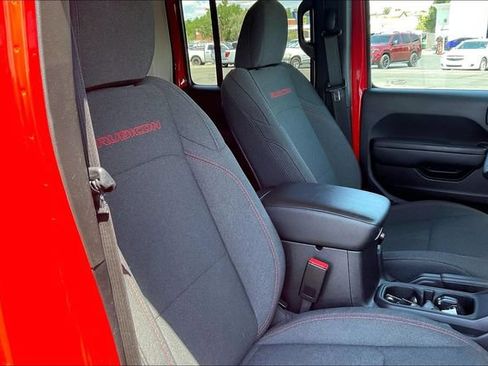 Used 2025 Jeep Wrangler Unlimited Rubicon w/ Convenience Group AWD/4WD image 7
