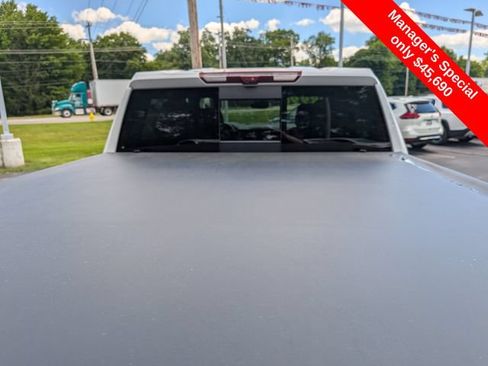 Used 2024 Chevrolet Silverado 1500 High Country w/ Technology Package AWD/4WD image 10