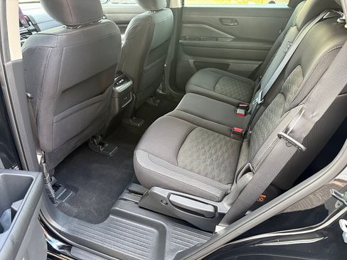 Used 2023 Nissan Pathfinder SV AWD/4WD image 33