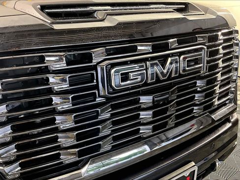 Certified 2024 GMC Sierra 2500 Denali Ultimate AWD/4WD image 29