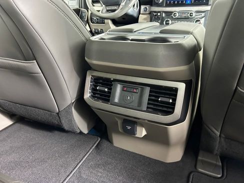 Used 2025 Ford F350 Platinum w/ Platinum Plus Package image 23