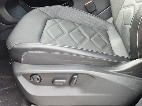 Used 2024 Volkswagen Atlas SE FWD image 19