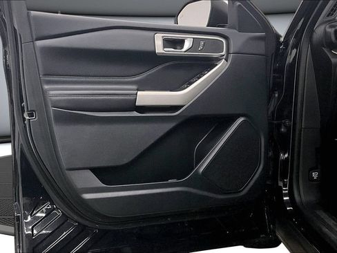 Used 2021 Ford Explorer XLT AWD/4WD image 20