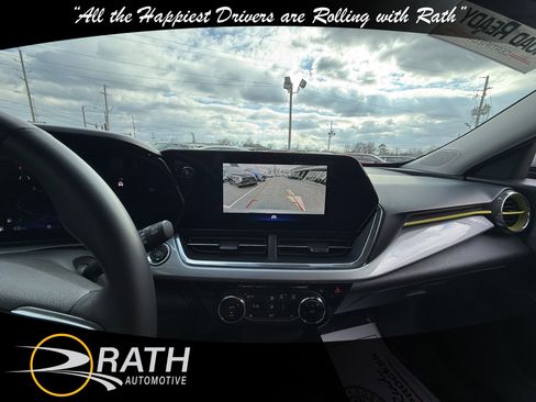 Used 2024 Chevrolet Trax LT w/ Driver Confidence Package image 15