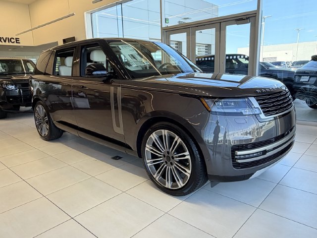 New 2026 Land Rover Range Rover Long Wheelbase SE AWD/4WD image 3