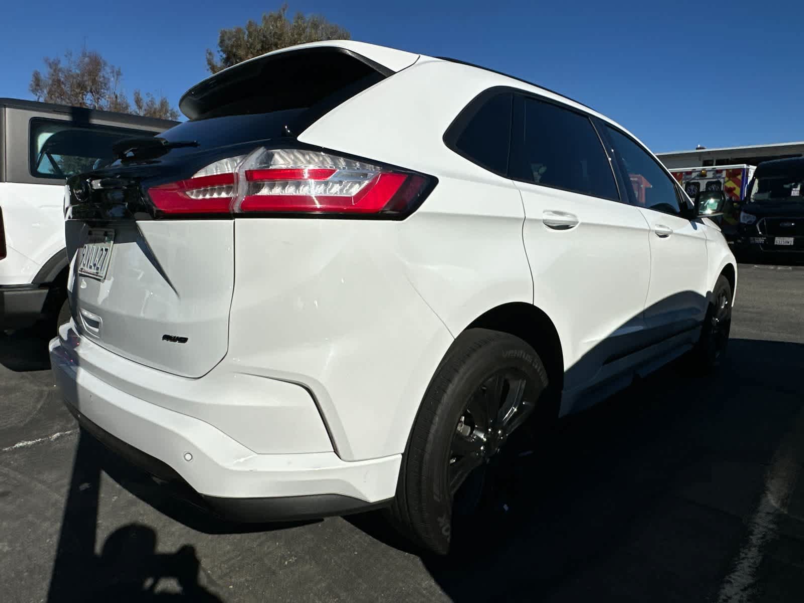 Used 2023 Ford Edge SE w/ Black Appearance Package AWD/4WD image 4